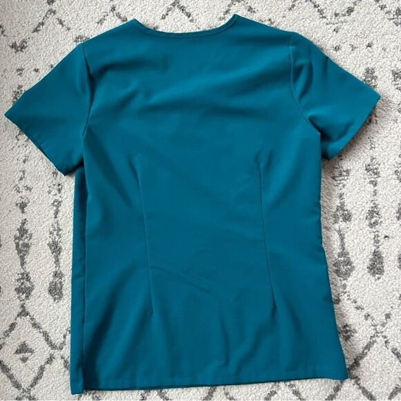 Pacific Blue FIGS catarina top - EUC - Picture 2 of 2